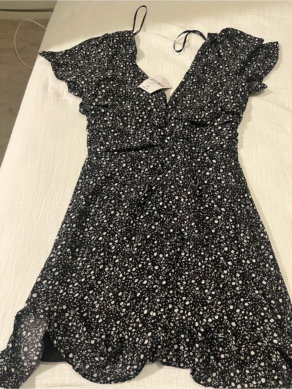 Forever 21 Black and White Floral Maxi Dress